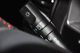 2014款吉利新帝豪两厢1.5L手动精英型