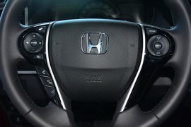 2015款本田奥德赛2.4L智享版