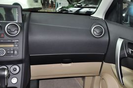 2015款日产逍客2.0XV