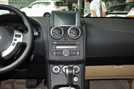 2015款日产逍客2.0XV