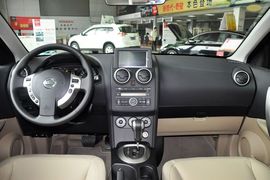 2015款日产逍客2.0XV