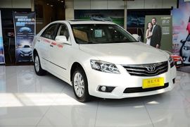 2013款丰田凯美瑞200G经典豪华版