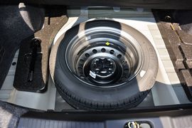 2014款吉利新金刚1.5L手动精英型