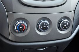 2014款吉利新金刚1.5L手动精英型