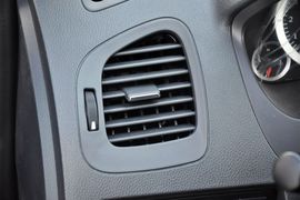 2014款吉利新金刚1.5L手动精英型