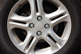 2014款吉利新金刚1.5L手动精英型