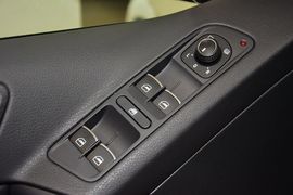 2015款大众途观2.0TSI手自一体四驱旗舰版