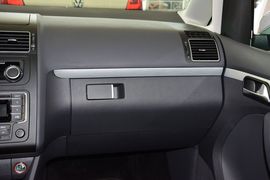 2015款大众途安1.4T自动舒适版5座
