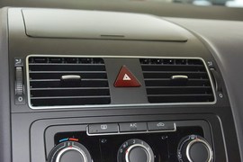2015款大众途安1.4T自动舒适版5座