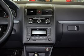 2015款大众途安1.4T自动舒适版5座