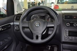 2015款大众途安1.4T自动舒适版5座