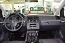 2015款大众途安1.4T自动舒适版5座