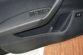 2015款大众新桑塔纳1.6L手动豪华版