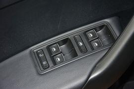 2015款大众新桑塔纳1.6L手动豪华版