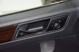 2015款大众新桑塔纳1.6L手动豪华版