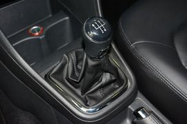 2015款大众新桑塔纳1.6L手动豪华版