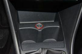 2015款大众新桑塔纳1.6L手动豪华版
