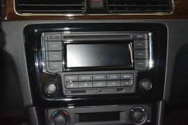 2015款大众新桑塔纳1.6L手动豪华版