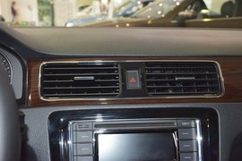 2015款大众新桑塔纳1.6L手动豪华版