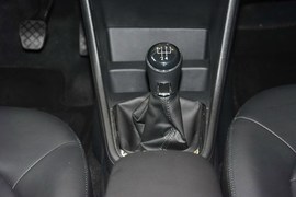 2015款大众新桑塔纳1.6L手动豪华版