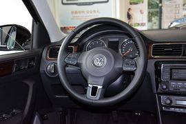 2015款大众新桑塔纳1.6L手动豪华版
