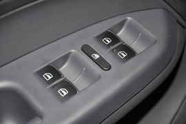2015款大众途安1.4T自动舒适版5座