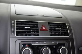 2015款大众途安1.4T自动舒适版5座