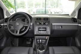 2015款大众途安1.4T自动舒适版5座