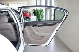 2015款大众迈腾2.0TSI尊贵型