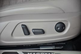 2015款大众迈腾2.0TSI尊贵型