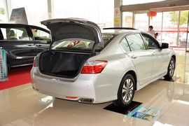 2014款本田雅阁2.0L