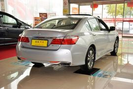 2014款本田雅阁2.0L