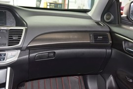 2014款本田雅阁2.0L