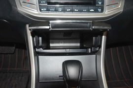 2014款本田雅阁2.0L