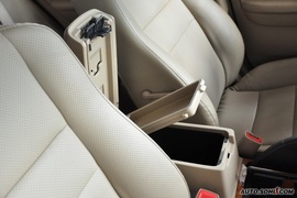 2008款比亚迪F6舒适型财富版2.0到