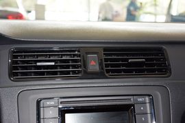 2015款大众新桑塔纳1.6L自动风尚版