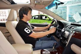 2012款丰田凯美瑞2.0G豪华版