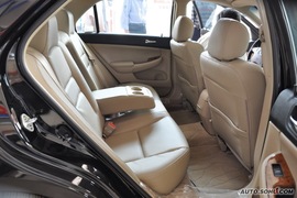 2008款比亚迪F6尊贵型财富版2.4到