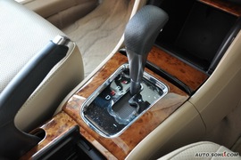 2008款比亚迪F6尊贵型财富版2.4到