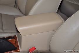 2008款比亚迪F6尊贵型财富版2.4到