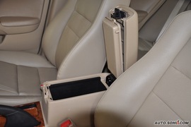 2008款比亚迪F6尊贵型财富版2.4到