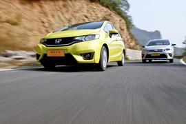 2014本田飞度1.5本地评测套图