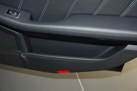 2015款奔驰E260L运动豪华型