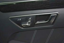 2015款奔驰E260L运动豪华型