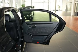 2015款奔驰E260L运动豪华型