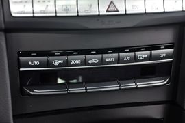 2015款奔驰E260L运动豪华型