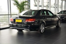 2015款奔驰E260L运动豪华型