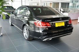 2015款奔驰E260L运动豪华型