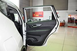 2014款日产奇骏2.5L