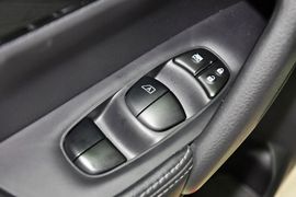 2014款日产奇骏2.5L